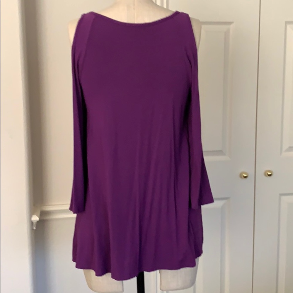 Boston Proper Cold Shoulder Top - Picture 3 of 5